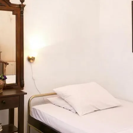 Budget Old Town -one-bedroom With Sofa Bed Apartment