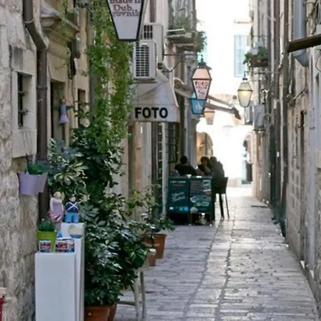 Budget Old Town -one-bedroom With Sofa Bed Daire